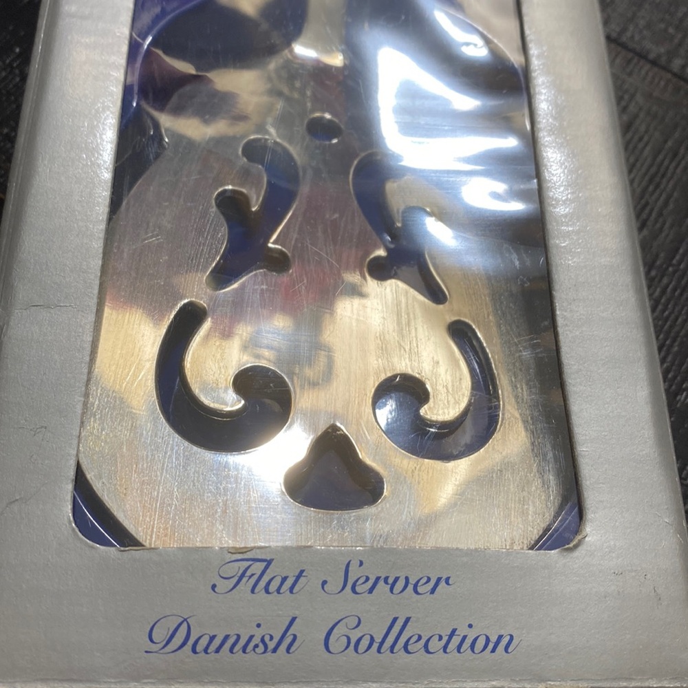 Wallace Silversmiths Danish Collection Silver Plated Flat Server! - Picture 4 of 6